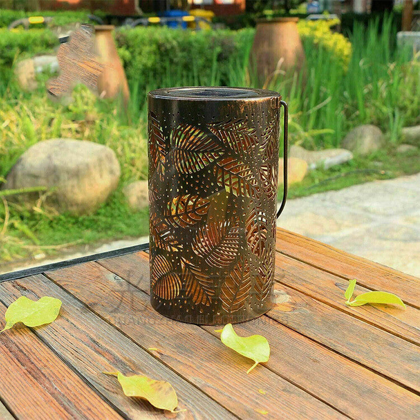Outdoor solar garden lamp