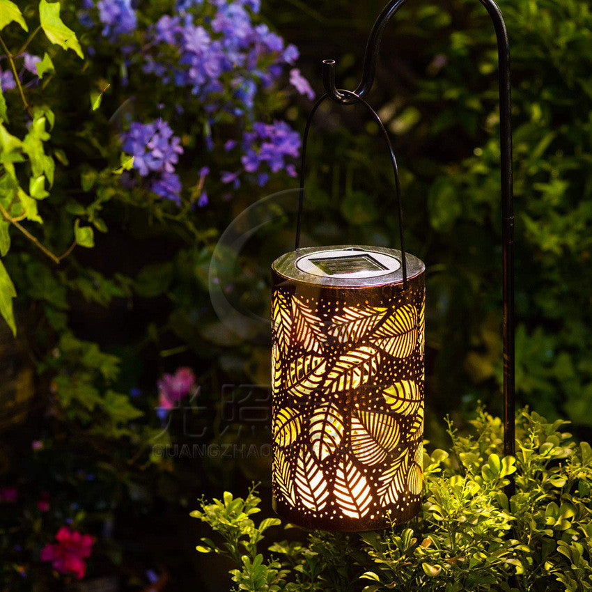 Outdoor solar garden lamp