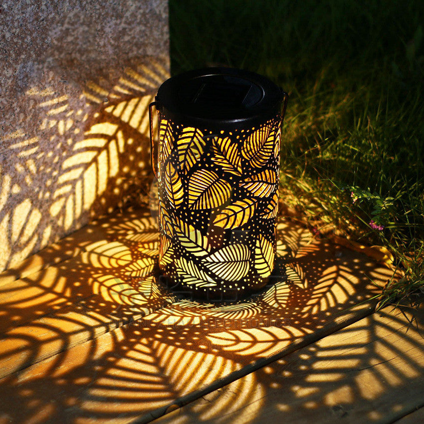 Outdoor solar garden lamp